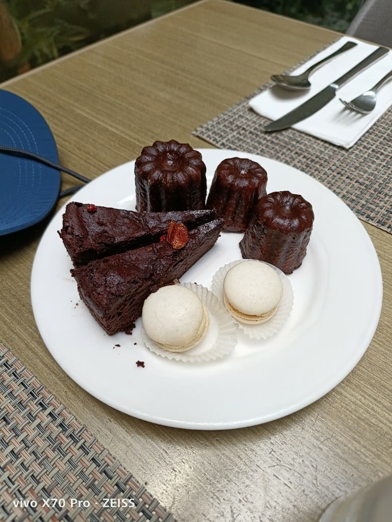 【台北吃到飽】王朝大飯店SunnyBuffet ，下午茶升等午餐，超棒牛排吃的好滿足😍