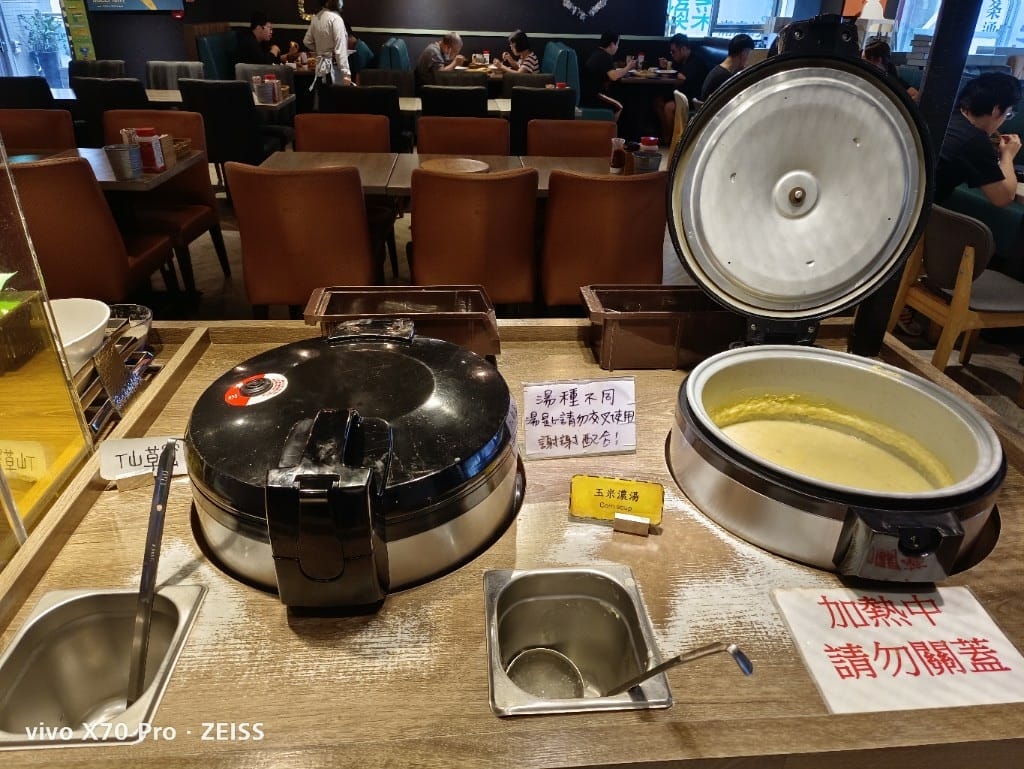 【新莊吃到飽】鬥牛士義式廚房，8月底前4人同行1人免費哦！