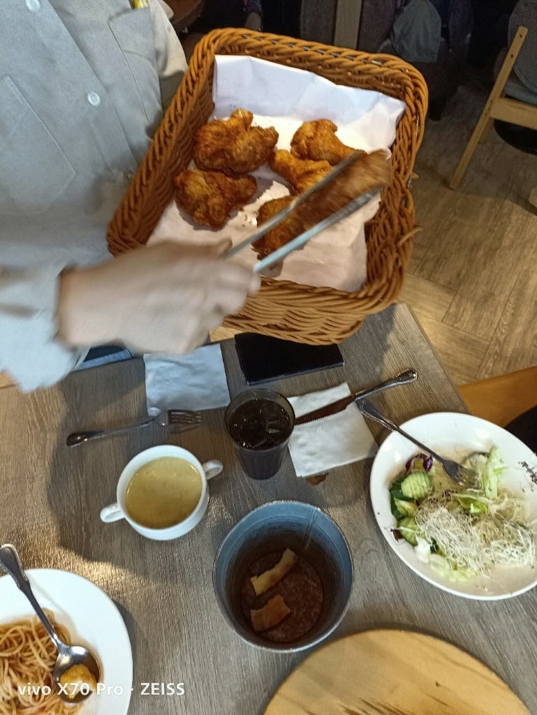 【新莊吃到飽】鬥牛士義式廚房，8月底前4人同行1人免費哦！