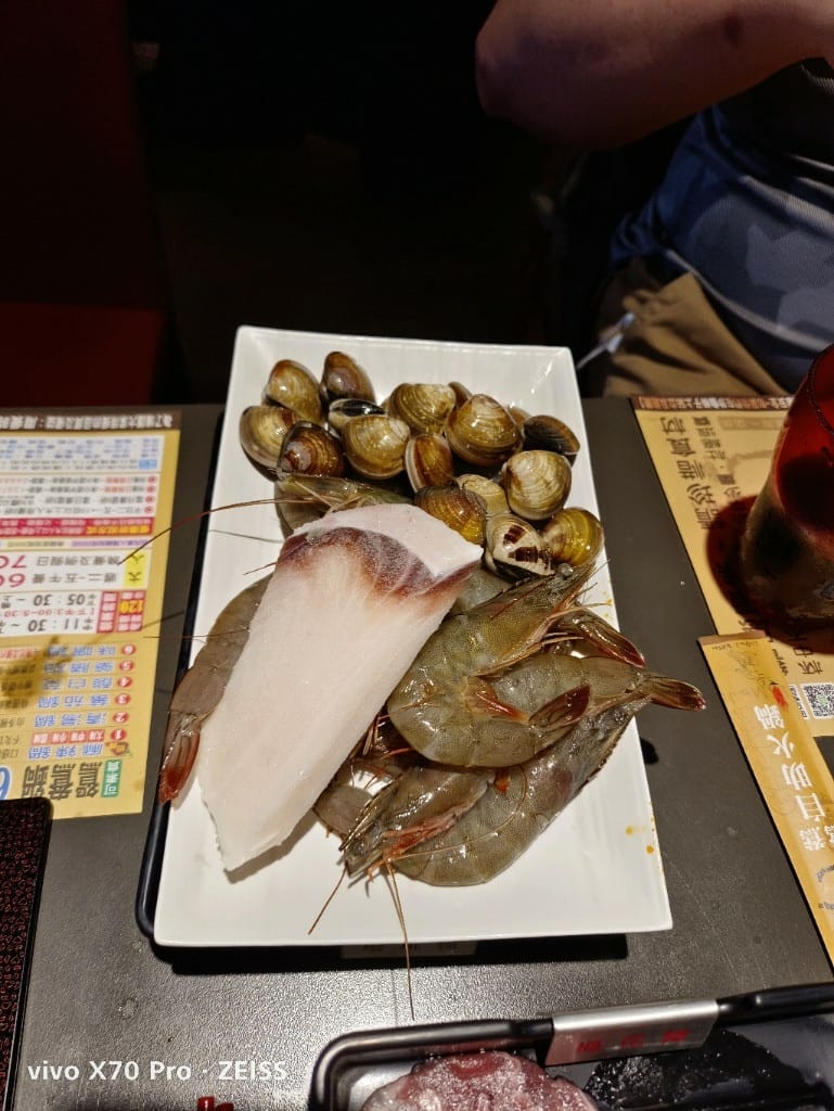 【中和吃到飽】林麻記鴛鴦麻辣鍋，海鮮豐富平日只要$569！