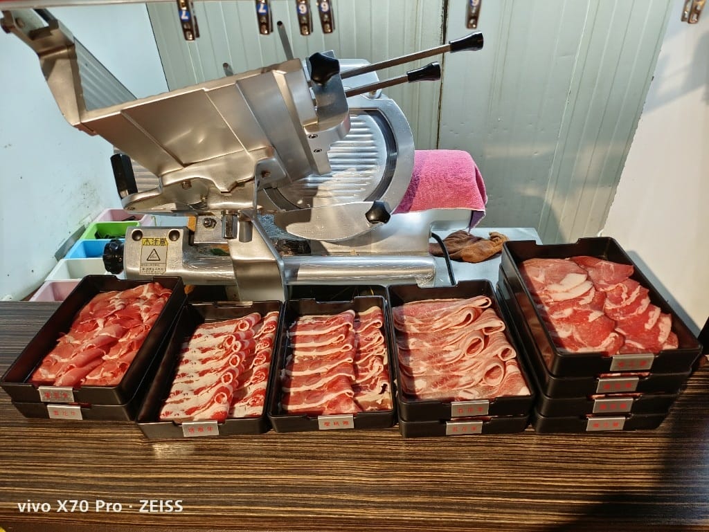 【中和吃到飽】林麻記鴛鴦麻辣鍋，海鮮豐富平日只要$569！