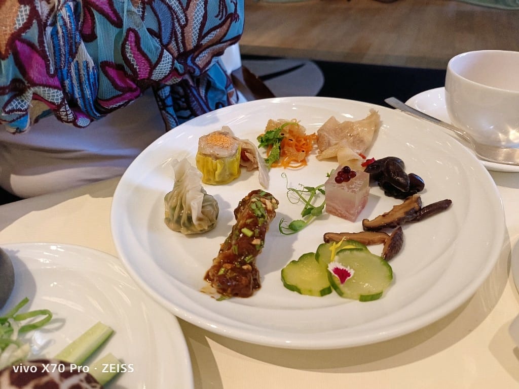 【台北吃到飽】東方文華酒店CAFÉ ，睽違兩年強勢復出，帝王蟹、生蠔、干貝、海膽都自由了❤️