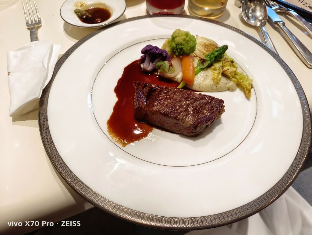 【台北吃到飽】東方文華酒店CAFÉ ，睽違兩年強勢復出，帝王蟹、生蠔、干貝、海膽都自由了❤️
