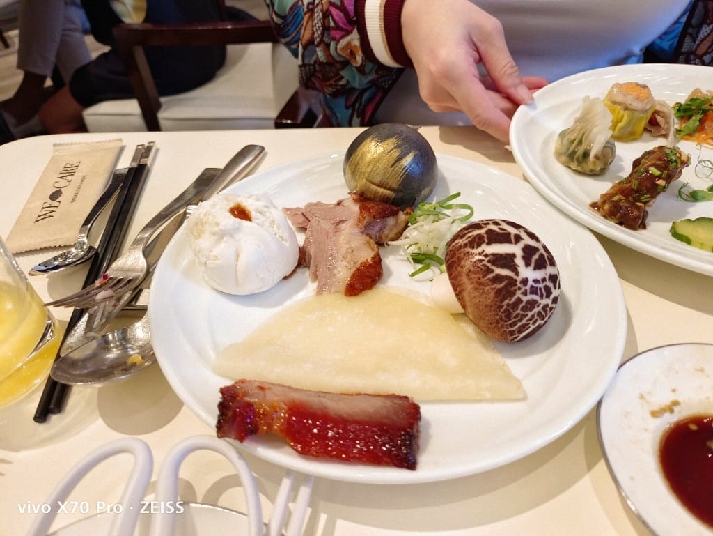 【台北吃到飽】東方文華酒店CAFÉ ，睽違兩年強勢復出，帝王蟹、生蠔、干貝、海膽都自由了❤️