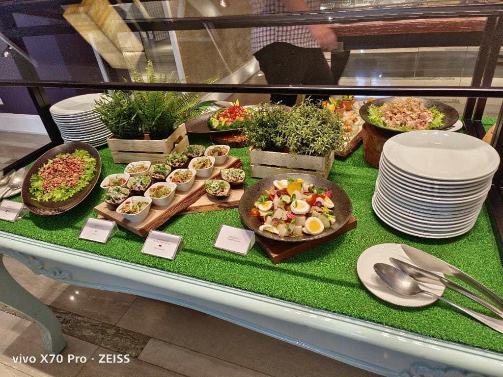 【台北吃到飽】東方文華酒店CAFÉ ，睽違兩年強勢復出，帝王蟹、生蠔、干貝、海膽都自由了❤️
