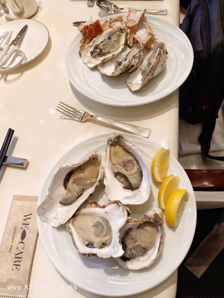 【台北吃到飽】東方文華酒店CAFÉ ，睽違兩年強勢復出，帝王蟹、生蠔、干貝、海膽都自由了❤️