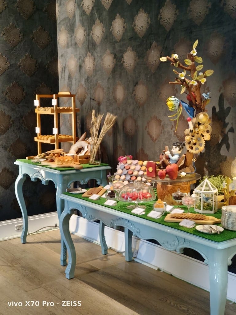 【台北吃到飽】東方文華酒店CAFÉ ，睽違兩年強勢復出，帝王蟹、生蠔、干貝、海膽都自由了❤️