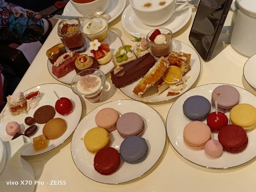 【台北吃到飽】東方文華酒店CAFÉ ，睽違兩年強勢復出，帝王蟹、生蠔、干貝、海膽都自由了❤️