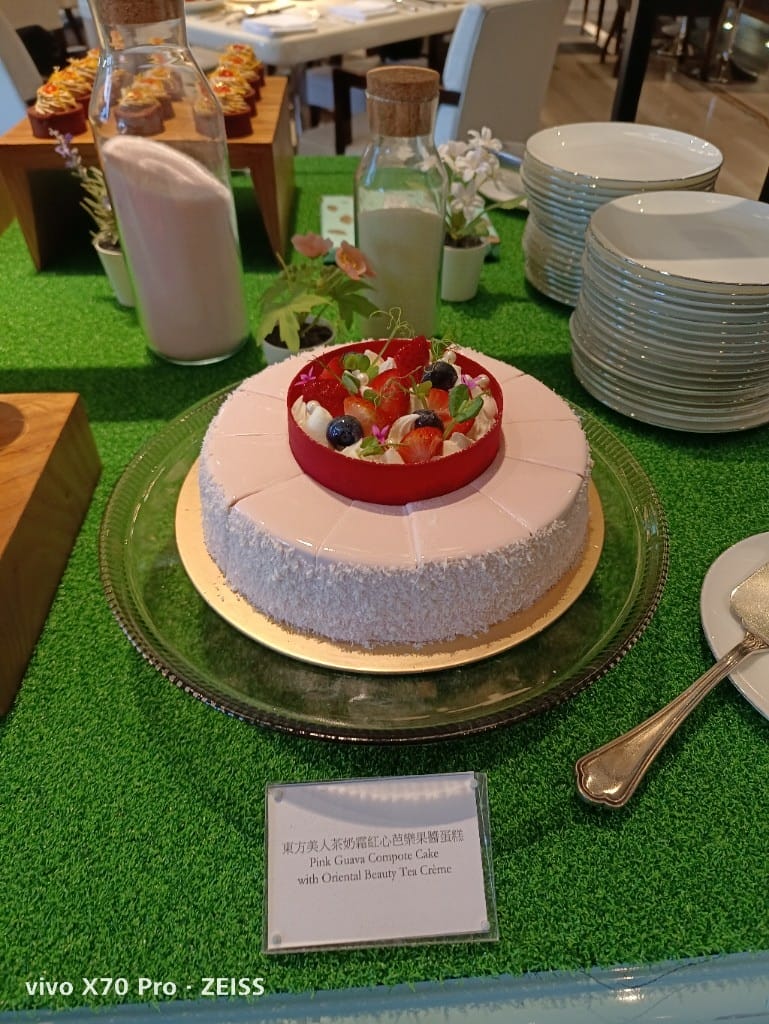 【台北吃到飽】東方文華酒店CAFÉ ，睽違兩年強勢復出，帝王蟹、生蠔、干貝、海膽都自由了❤️