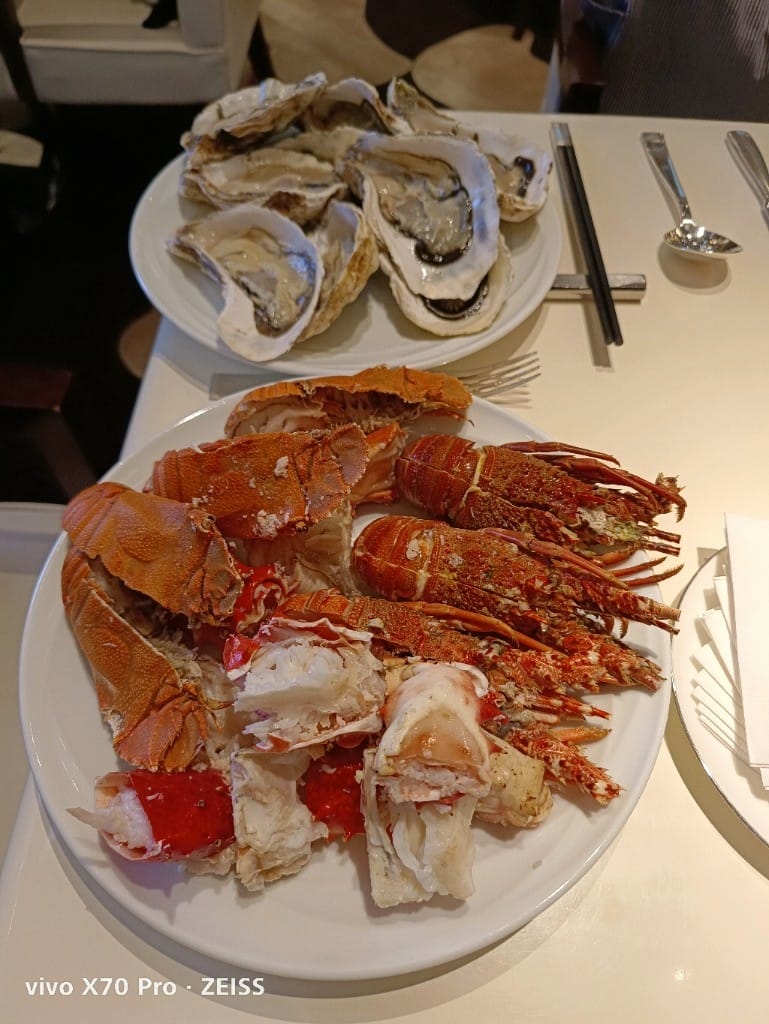【台北吃到飽】東方文華酒店CAFÉ ，睽違兩年強勢復出，帝王蟹、生蠔、干貝、海膽都自由了❤️