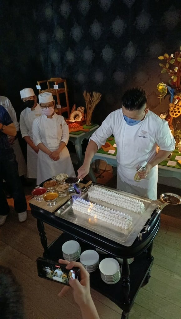 【台北吃到飽】東方文華酒店CAFÉ ，睽違兩年強勢復出，帝王蟹、生蠔、干貝、海膽都自由了❤️