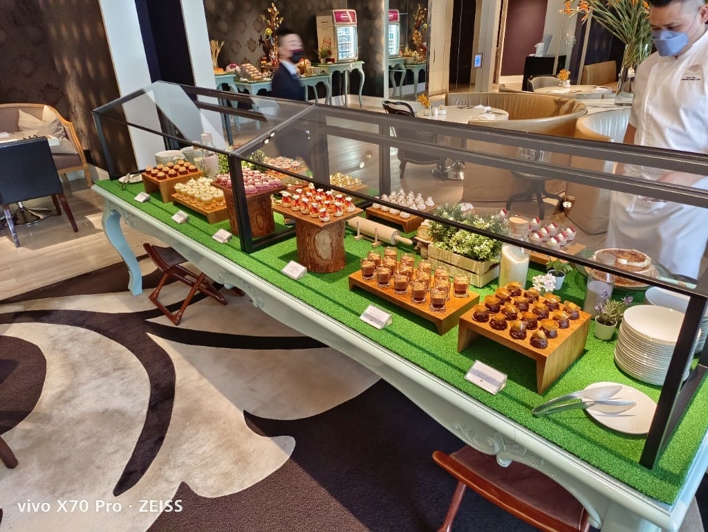 【台北吃到飽】東方文華酒店CAFÉ ，睽違兩年強勢復出，帝王蟹、生蠔、干貝、海膽都自由了❤️