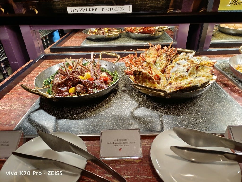 【台北吃到飽】東方文華酒店CAFÉ ，睽違兩年強勢復出，帝王蟹、生蠔、干貝、海膽都自由了❤️