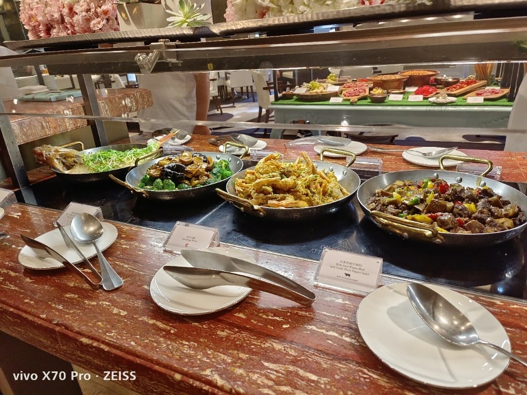 【台北吃到飽】東方文華酒店CAFÉ ，睽違兩年強勢復出，帝王蟹、生蠔、干貝、海膽都自由了❤️