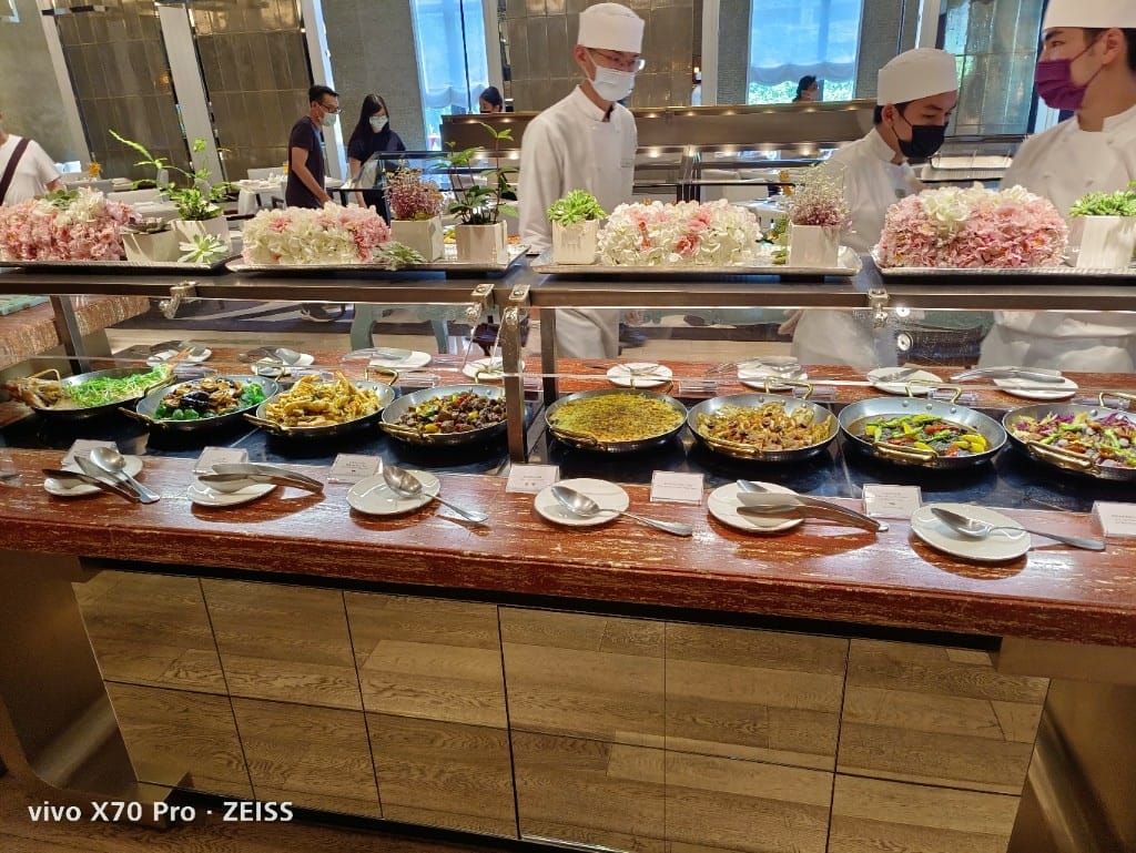 【台北吃到飽】東方文華酒店CAFÉ ，睽違兩年強勢復出，帝王蟹、生蠔、干貝、海膽都自由了❤️