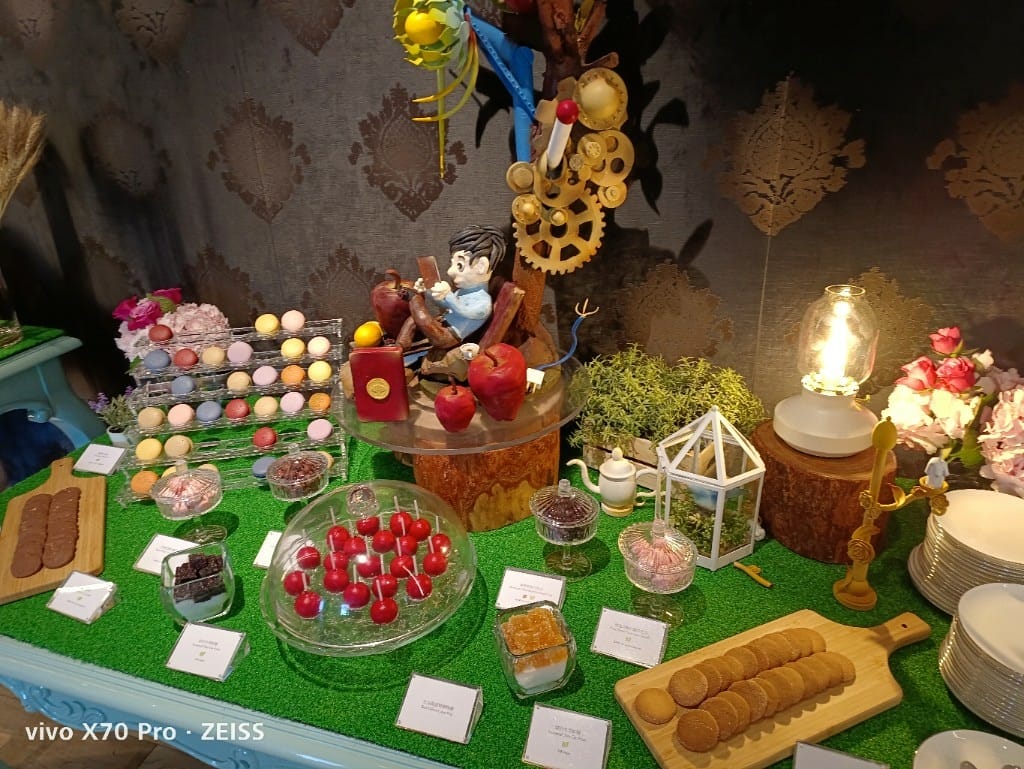 【台北吃到飽】東方文華酒店CAFÉ ，睽違兩年強勢復出，帝王蟹、生蠔、干貝、海膽都自由了❤️