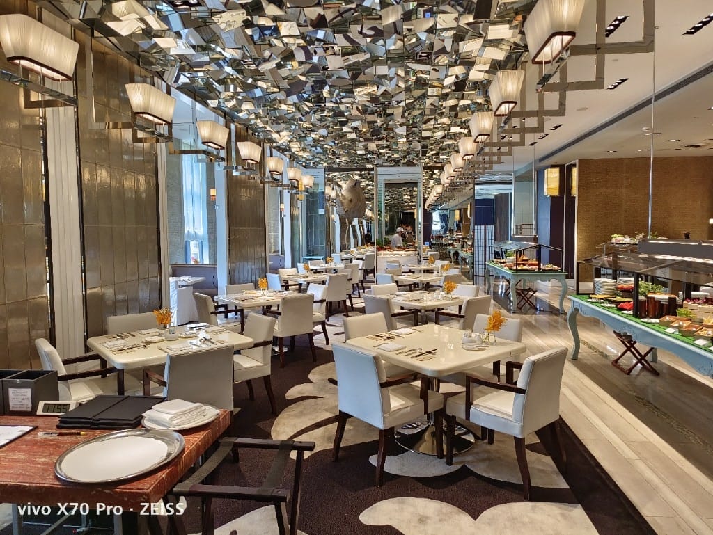 【台北吃到飽】東方文華酒店CAFÉ ，睽違兩年強勢復出，帝王蟹、生蠔、干貝、海膽都自由了❤️