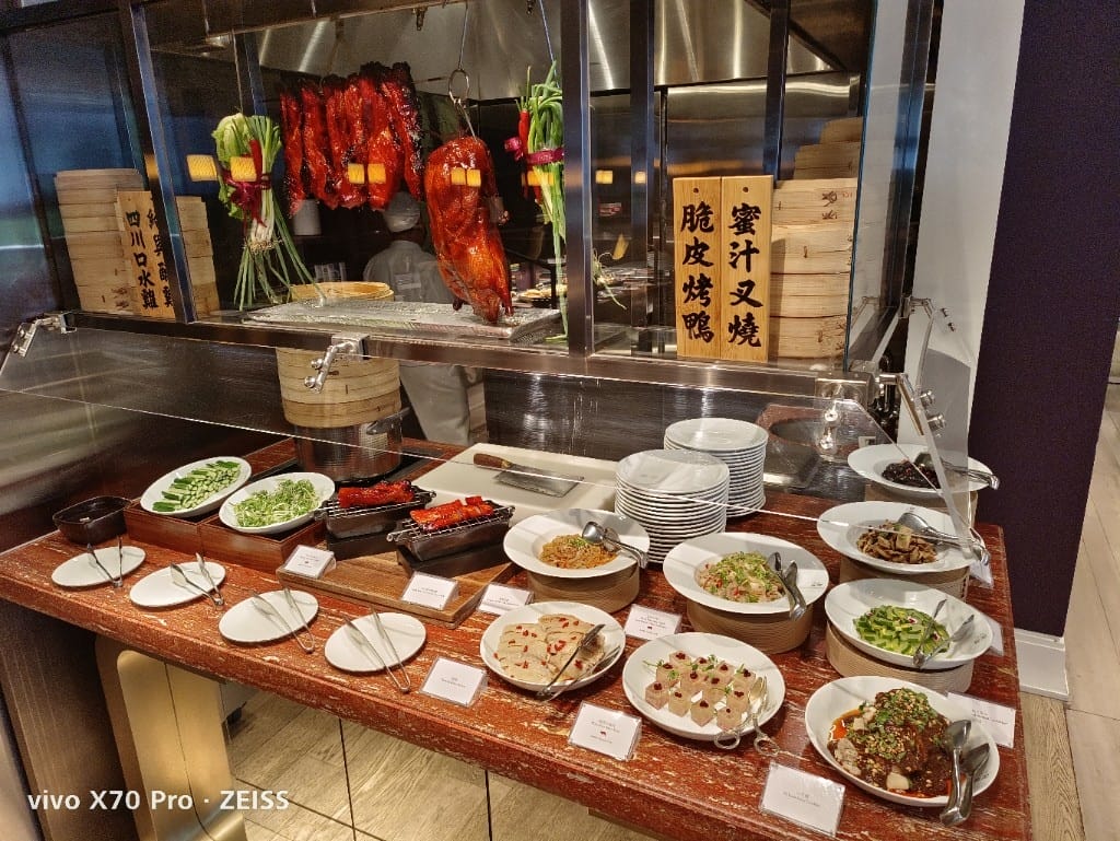 【台北吃到飽】東方文華酒店CAFÉ ，睽違兩年強勢復出，帝王蟹、生蠔、干貝、海膽都自由了❤️