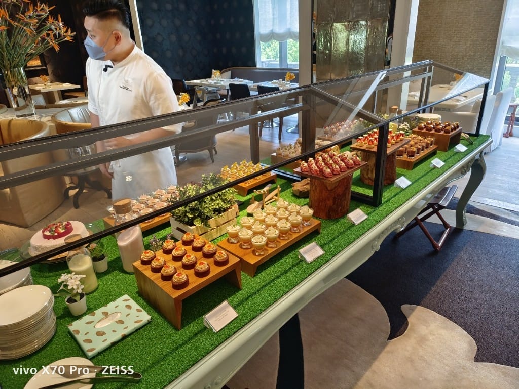 【台北吃到飽】東方文華酒店CAFÉ ，睽違兩年強勢復出，帝王蟹、生蠔、干貝、海膽都自由了❤️