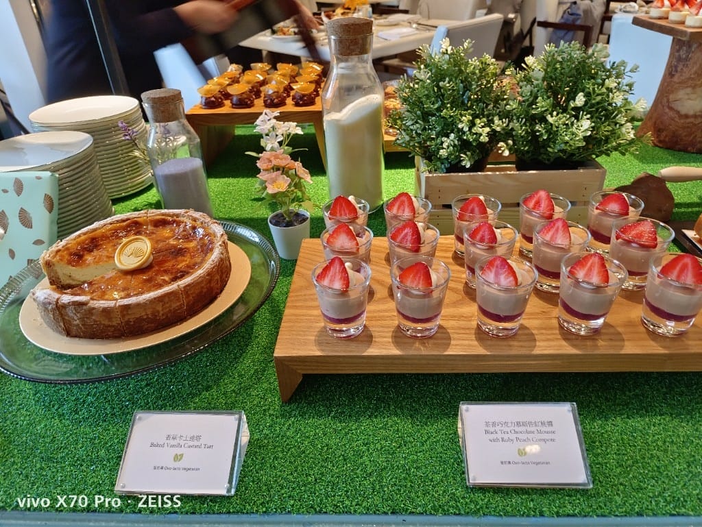 【台北吃到飽】東方文華酒店CAFÉ ，睽違兩年強勢復出，帝王蟹、生蠔、干貝、海膽都自由了❤️