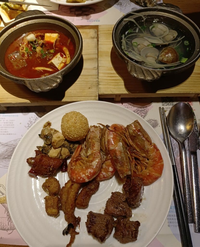 【板橋吃到飽】饗食天堂板橋店，平日午餐有澎湖烤牡蠣自由，哈根達斯回來了❤️