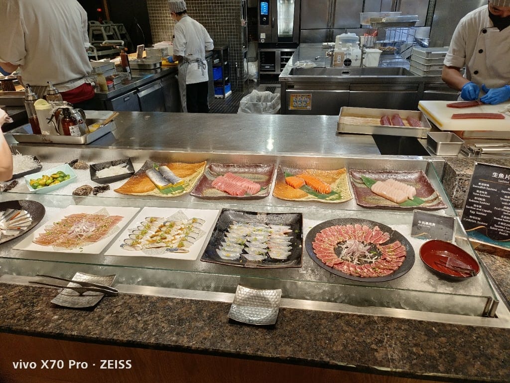 【板橋吃到飽】饗食天堂板橋店，平日午餐有澎湖烤牡蠣自由，哈根達斯回來了❤️