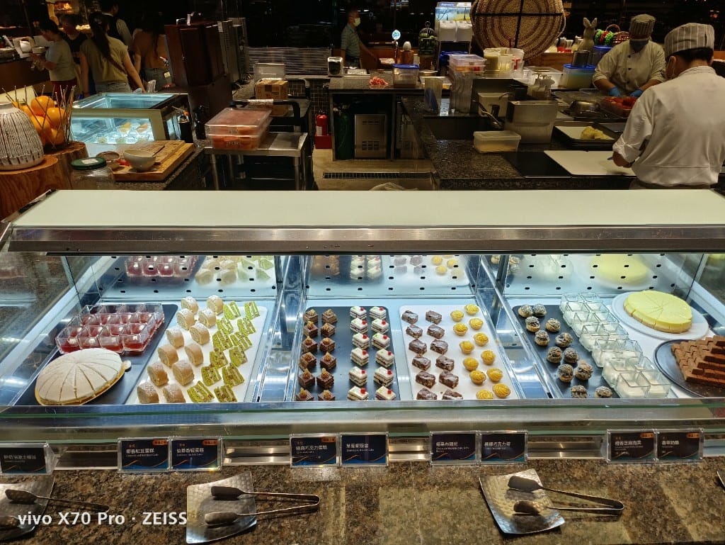 【板橋吃到飽】饗食天堂板橋店，平日午餐有澎湖烤牡蠣自由，哈根達斯回來了❤️