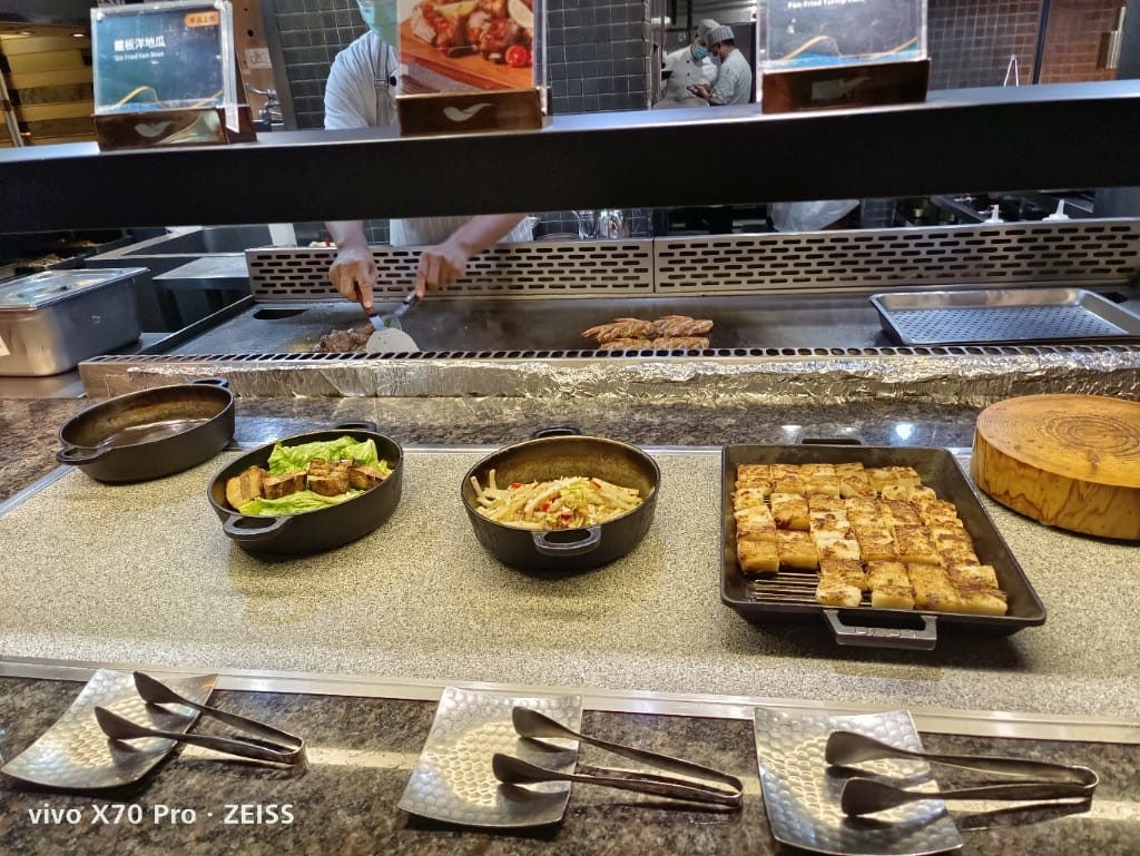 【板橋吃到飽】饗食天堂板橋店，平日午餐有澎湖烤牡蠣自由，哈根達斯回來了❤️