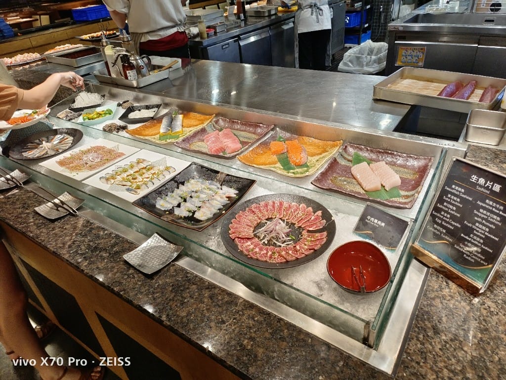 【板橋吃到飽】饗食天堂板橋店，平日午餐有澎湖烤牡蠣自由，哈根達斯回來了❤️
