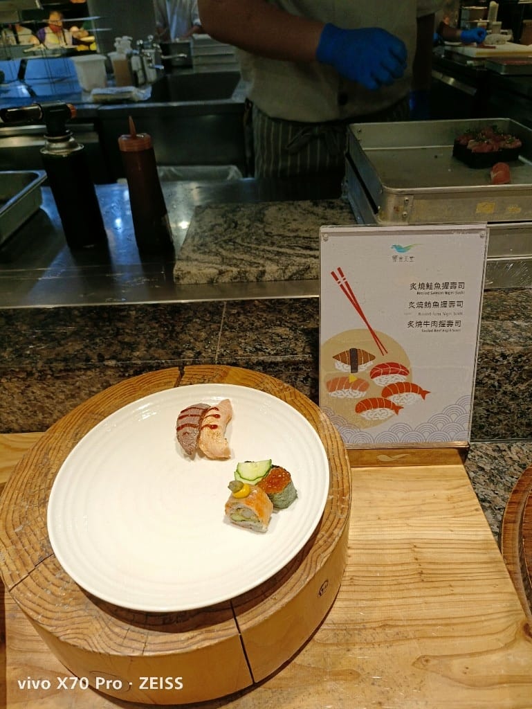 【板橋吃到飽】饗食天堂板橋店，平日午餐有澎湖烤牡蠣自由，哈根達斯回來了❤️