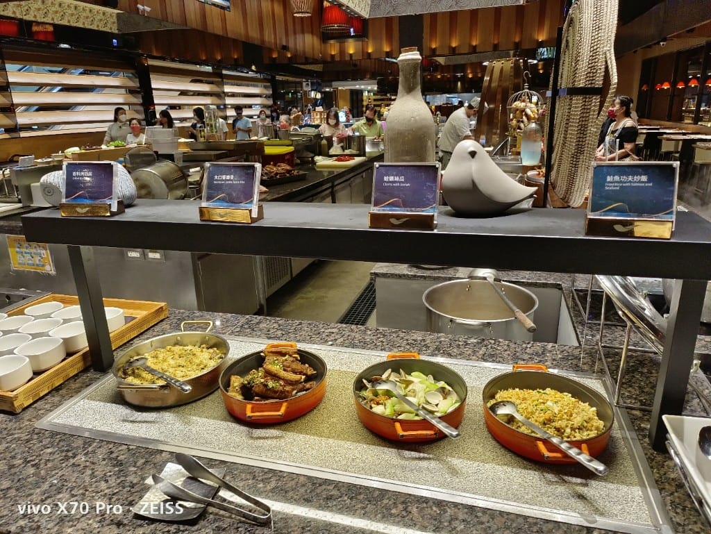 【板橋吃到飽】饗食天堂板橋店，平日午餐有澎湖烤牡蠣自由，哈根達斯回來了❤️