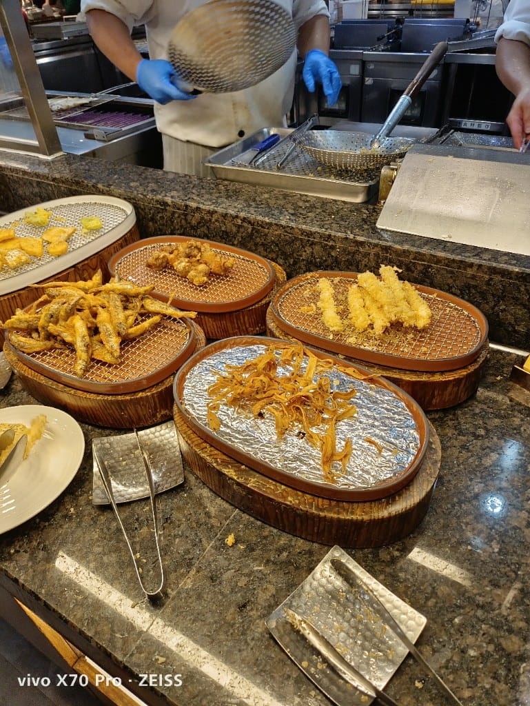 【板橋吃到飽】饗食天堂板橋店，平日午餐有澎湖烤牡蠣自由，哈根達斯回來了❤️