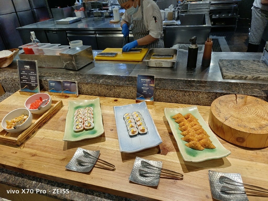 【板橋吃到飽】饗食天堂板橋店，平日午餐有澎湖烤牡蠣自由，哈根達斯回來了❤️