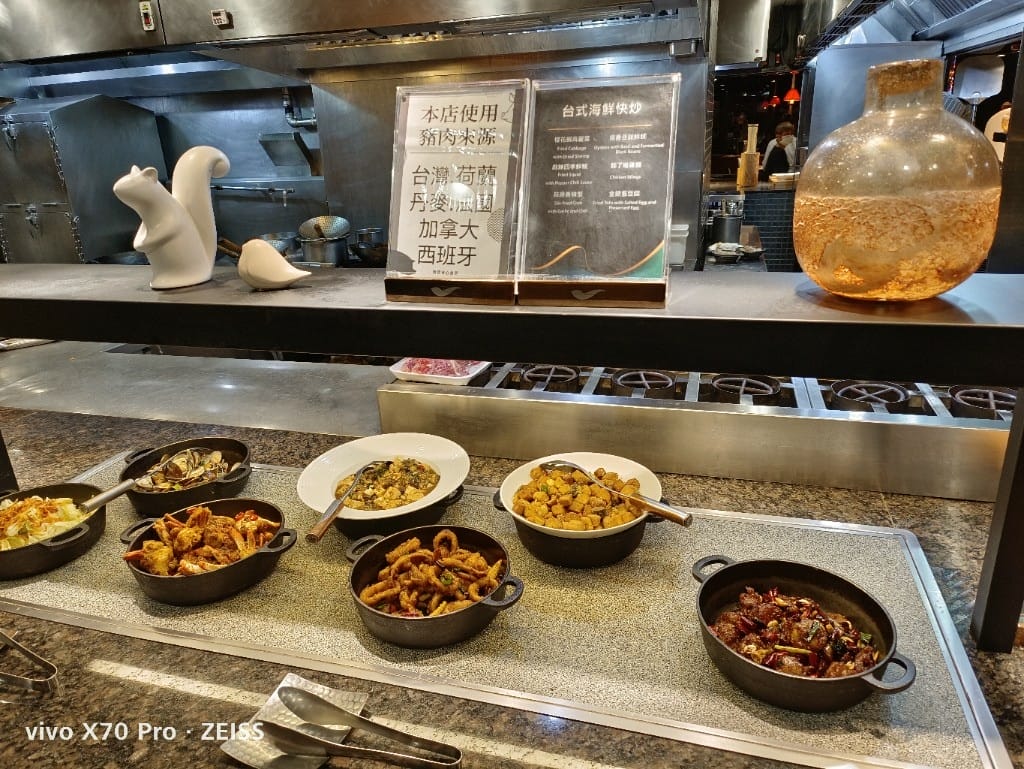 【板橋吃到飽】饗食天堂板橋店，平日午餐有澎湖烤牡蠣自由，哈根達斯回來了❤️