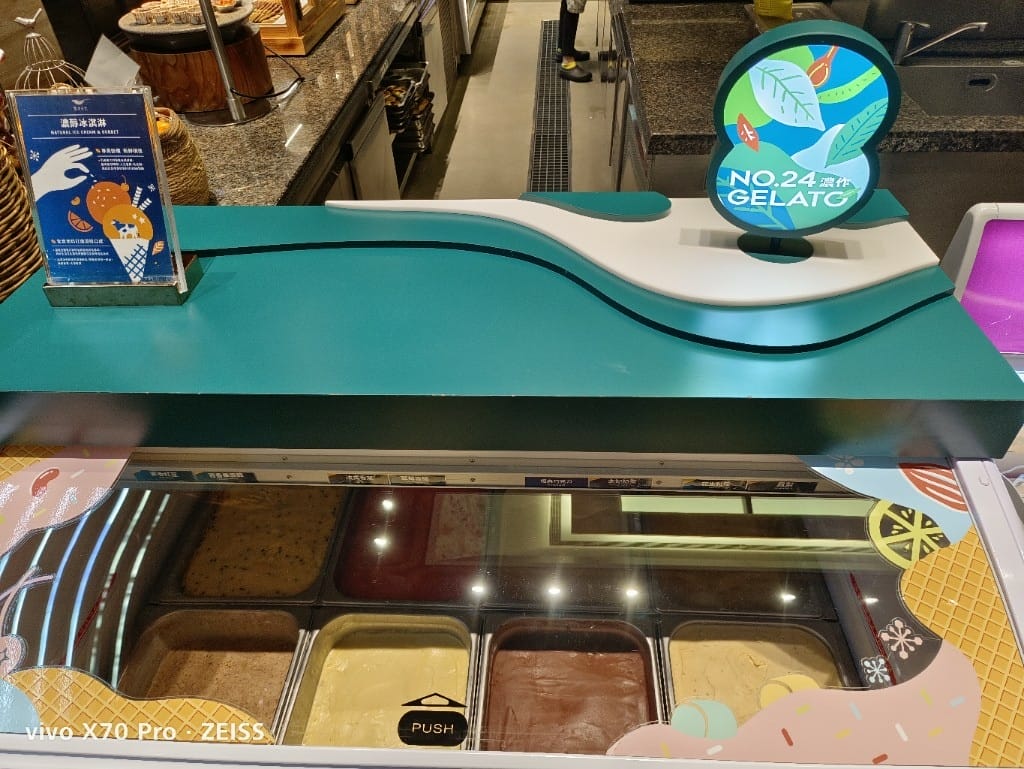 【板橋吃到飽】饗食天堂板橋店，平日午餐有澎湖烤牡蠣自由，哈根達斯回來了❤️