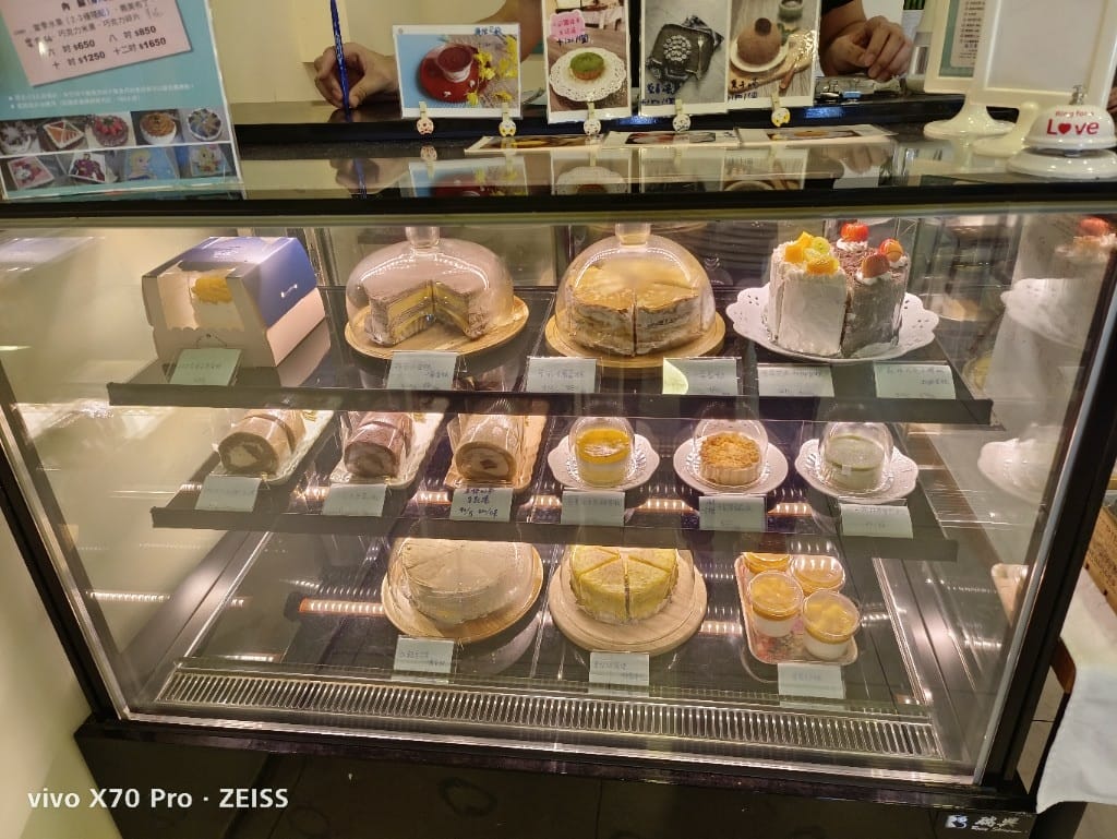 【新北吃到飽】甜點櫃子，每年七月快閃甜點吃到飽，滿滿芒果的各種甜點❤️