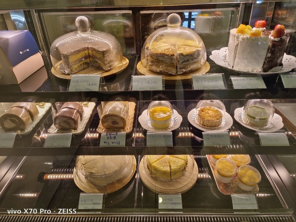 【新北吃到飽】甜點櫃子，每年七月快閃甜點吃到飽，滿滿芒果的各種甜點❤️