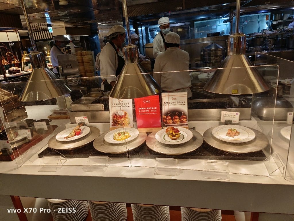【台北吃到飽】香格里拉遠企CAFE午餐，用買一送一享受BBQ火烤季❤️