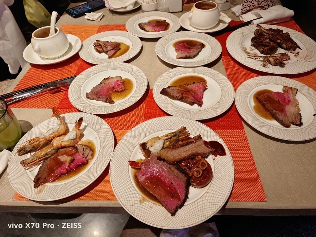 【台北吃到飽】香格里拉遠企CAFE午餐，用買一送一享受BBQ火烤季❤️