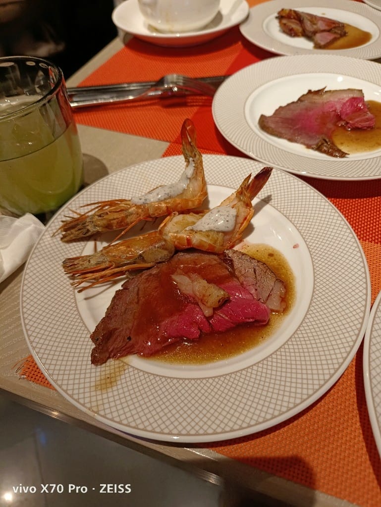【台北吃到飽】香格里拉遠企CAFE午餐，用買一送一享受BBQ火烤季❤️