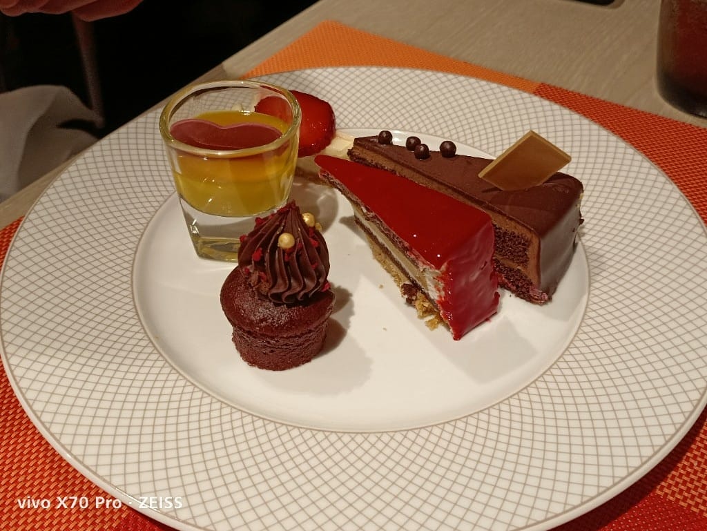 【台北吃到飽】香格里拉遠企CAFE午餐，用買一送一享受BBQ火烤季❤️