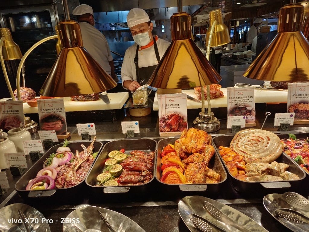 【台北吃到飽】香格里拉遠企CAFE午餐，用買一送一享受BBQ火烤季❤️