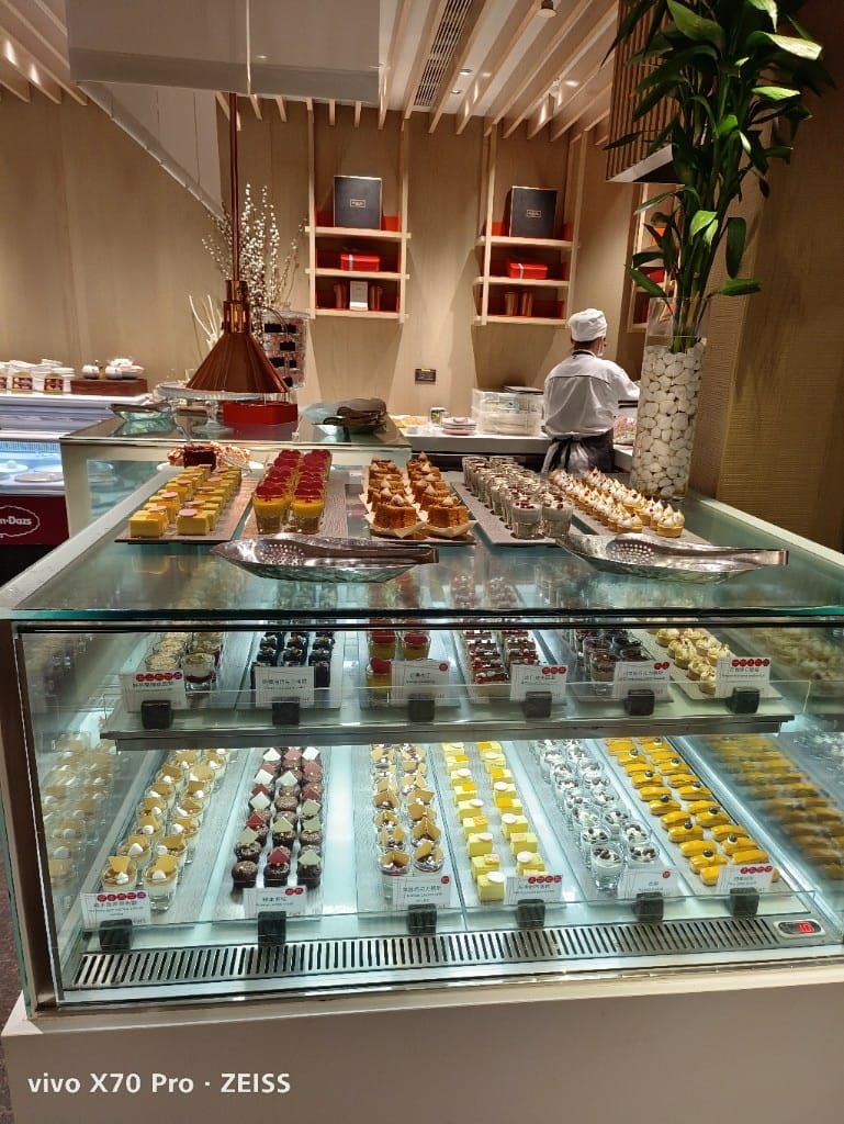 【台北吃到飽】香格里拉遠企CAFE午餐，用買一送一享受BBQ火烤季❤️