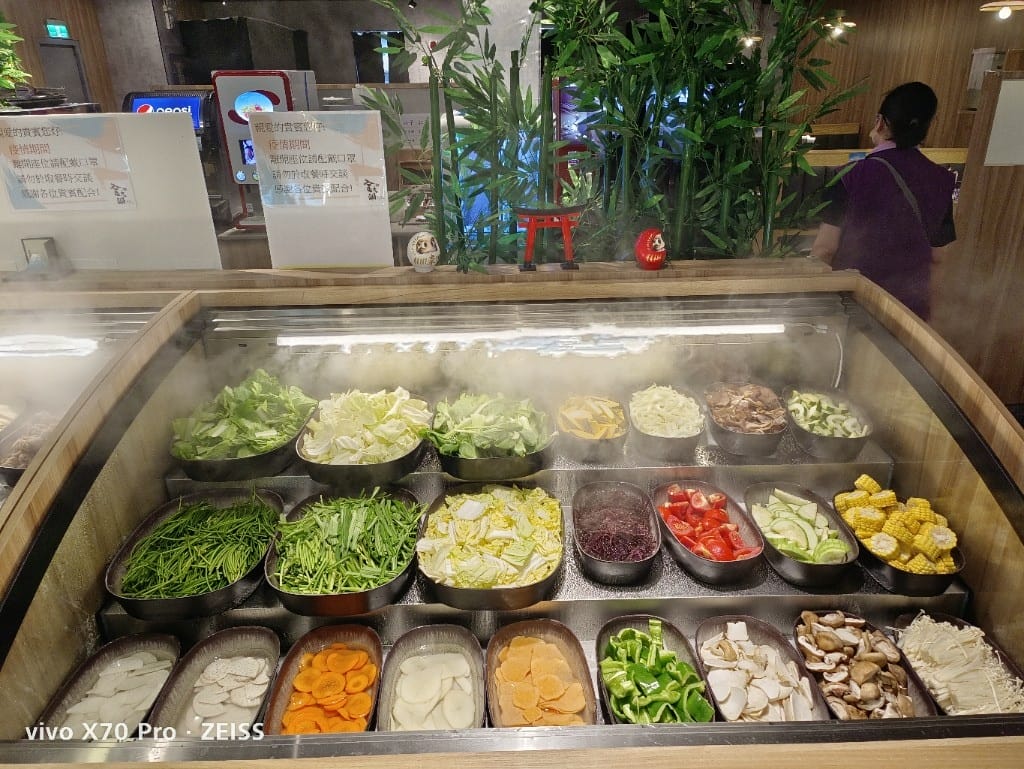 【新莊吃到飽】金大鋤壽喜燒，把握最後4人同行2人免費的優惠😋