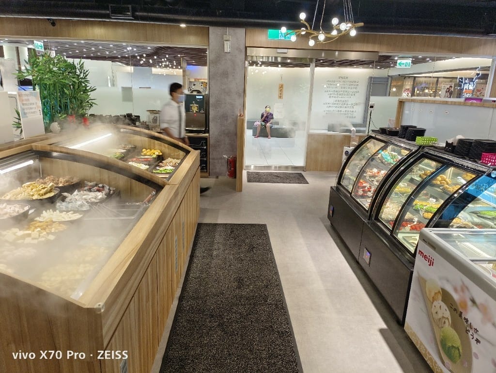 【新莊吃到飽】金大鋤壽喜燒，把握最後4人同行2人免費的優惠😋