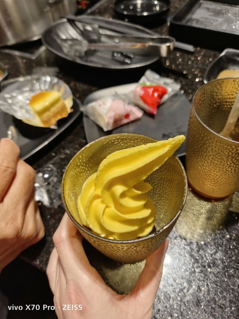 【新莊吃到飽】金大鋤壽喜燒，把握最後4人同行2人免費的優惠😋