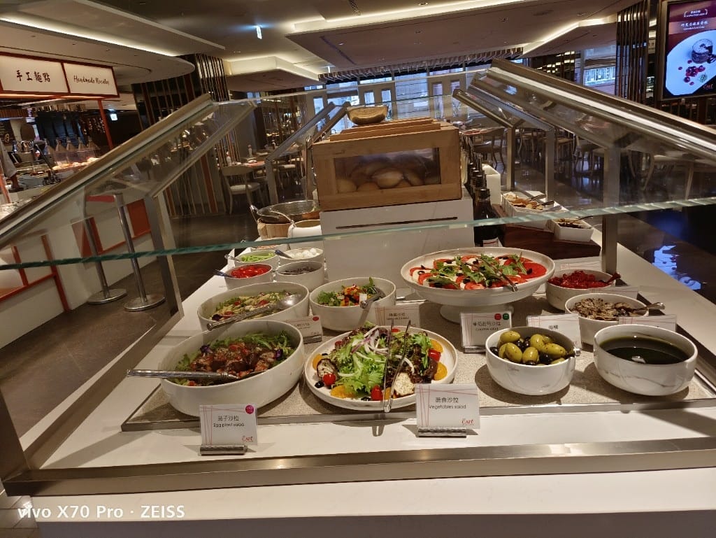 【台北吃到飽】香格里拉遠企CAFE假日午餐，用買一送一優惠享受BBQ火烤美食