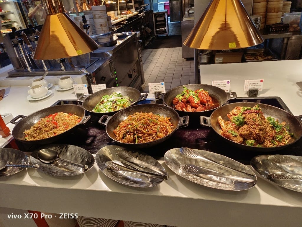 【台北吃到飽】香格里拉遠企CAFE假日午餐，用買一送一優惠享受BBQ火烤美食