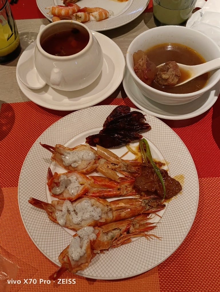 【台北吃到飽】香格里拉遠企CAFE假日午餐，用買一送一優惠享受BBQ火烤美食