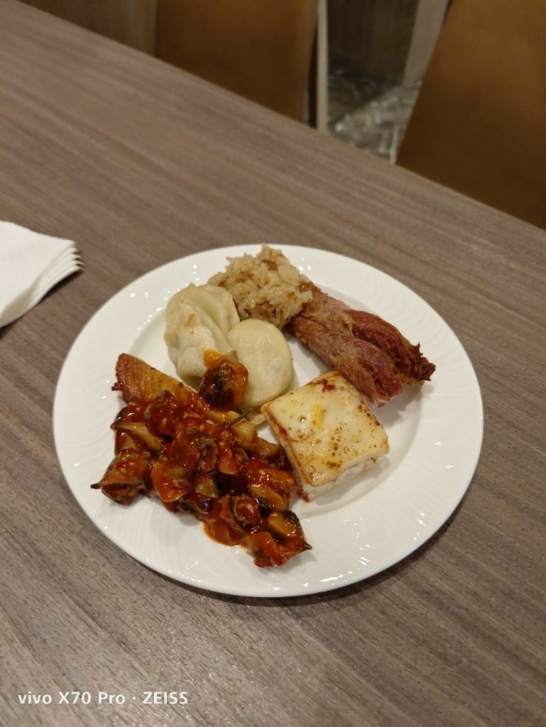 【高雄吃到飽】萬豪酒店行政酒廊，HH可以酒精飲品自由了😍